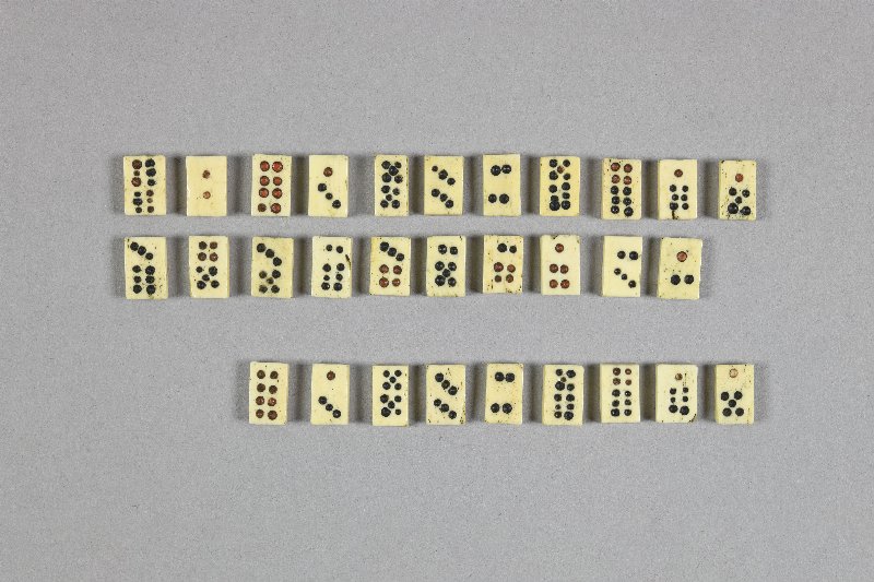 897213