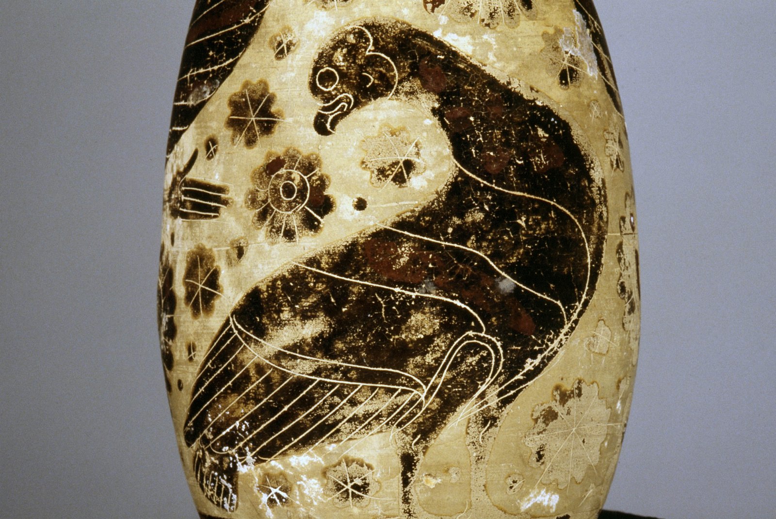 897381