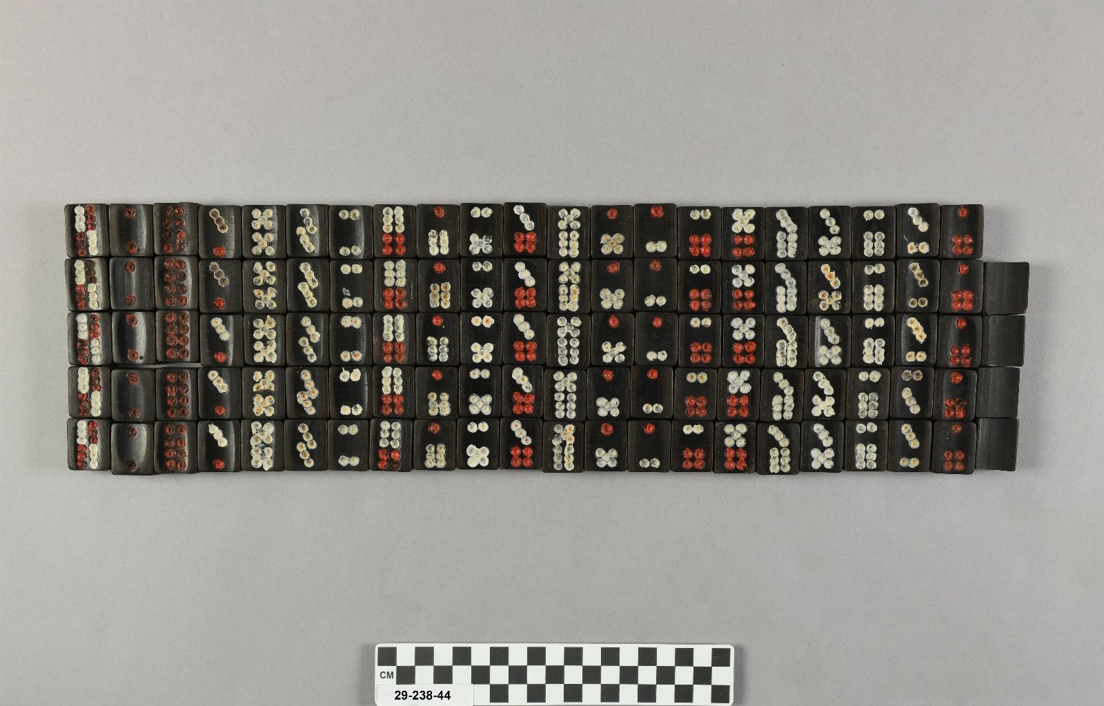 897601