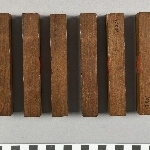 897631