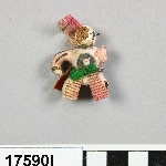 897649