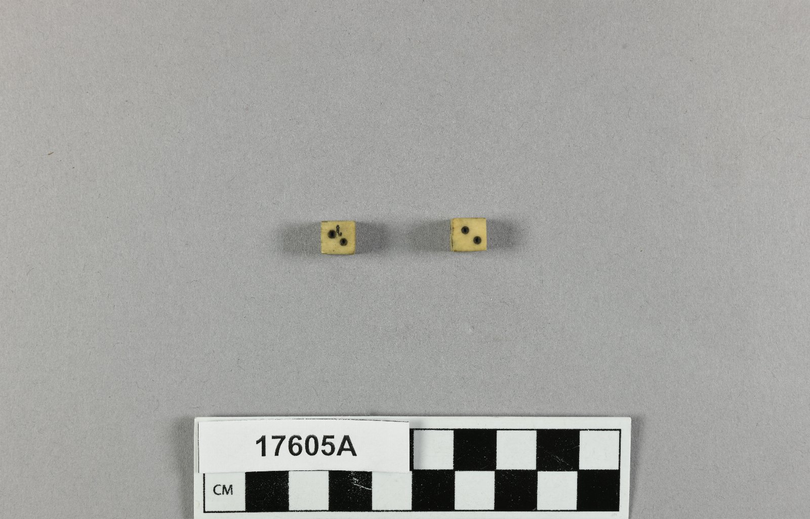 898205