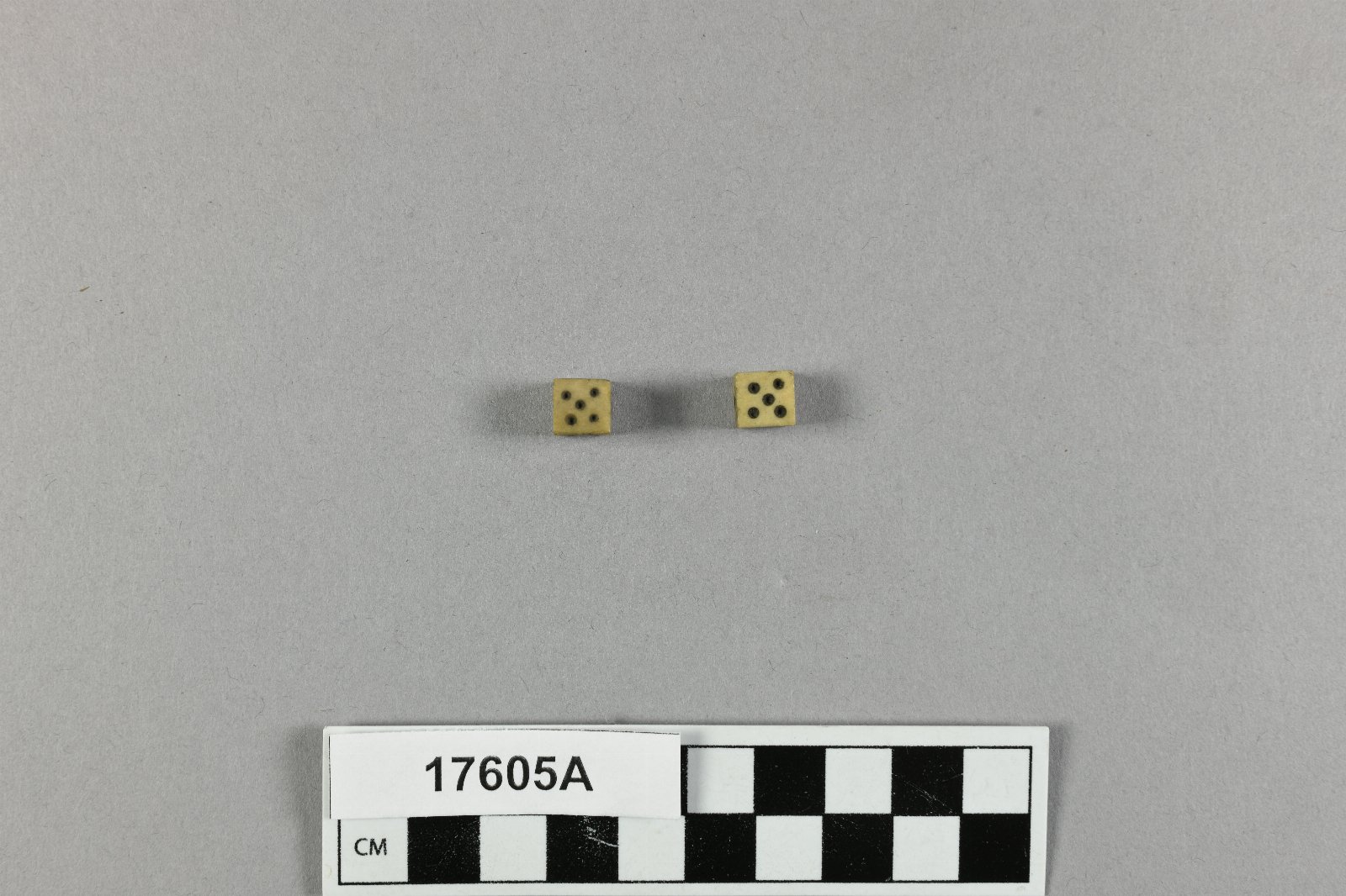 898206