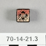 898433