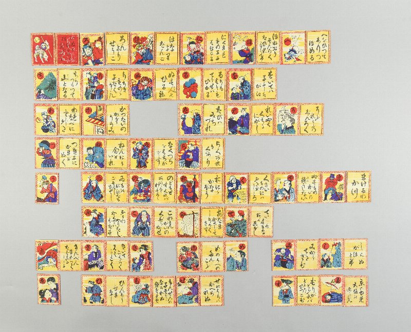 898899