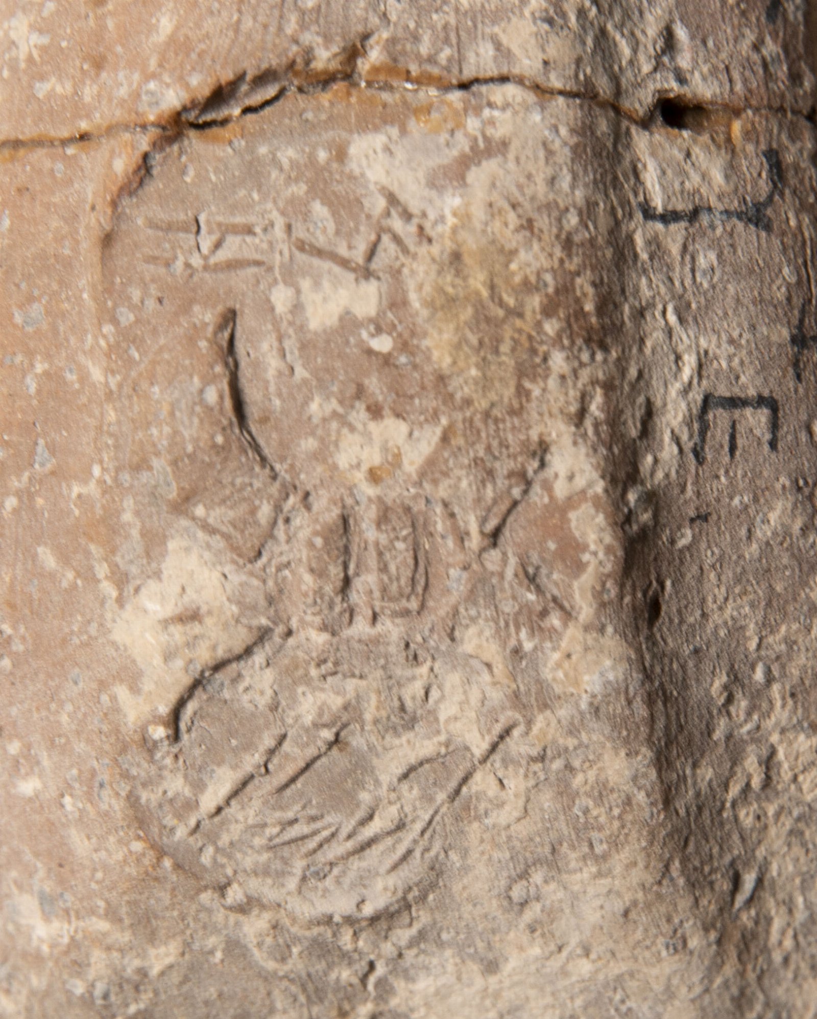 900324