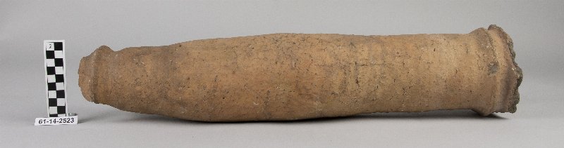 900329