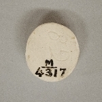 900438