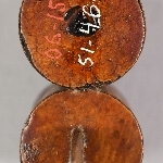 901858