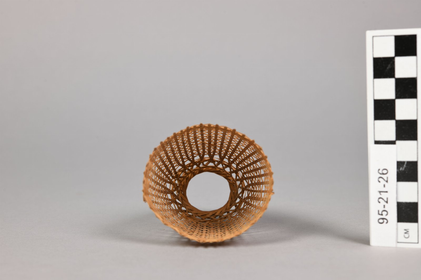 901906