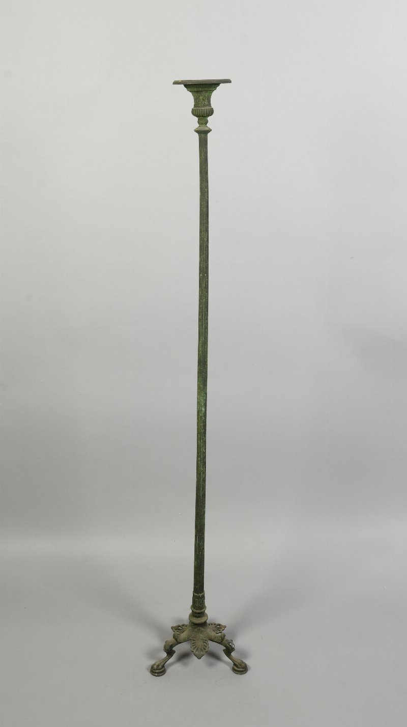 905432