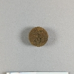 905561