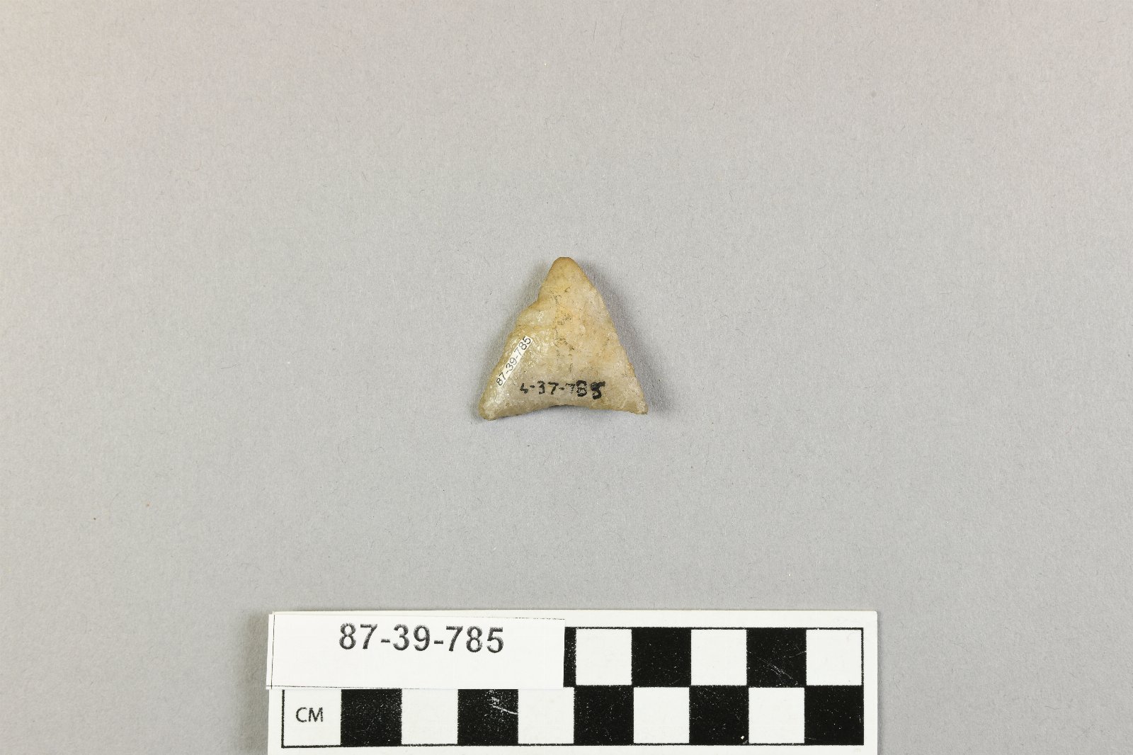 906818