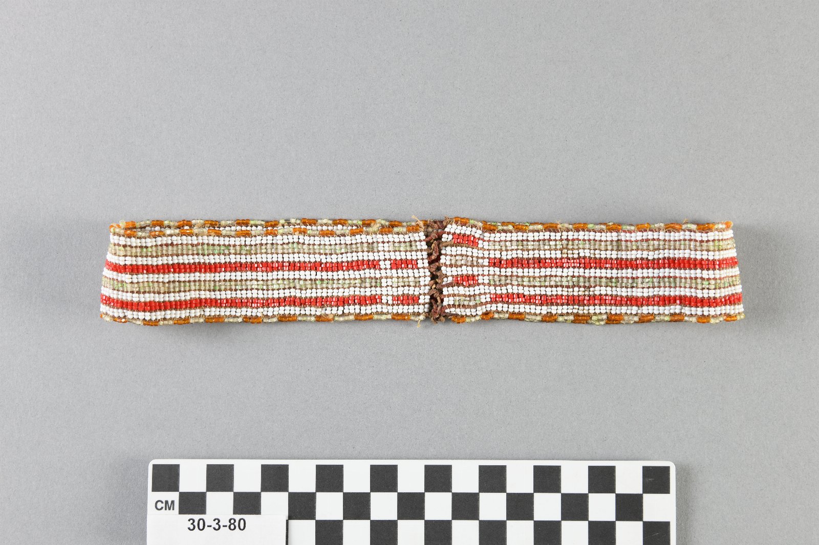 907041