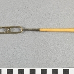 907402