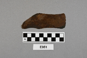 E951