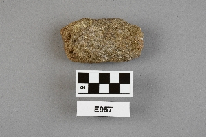 E957