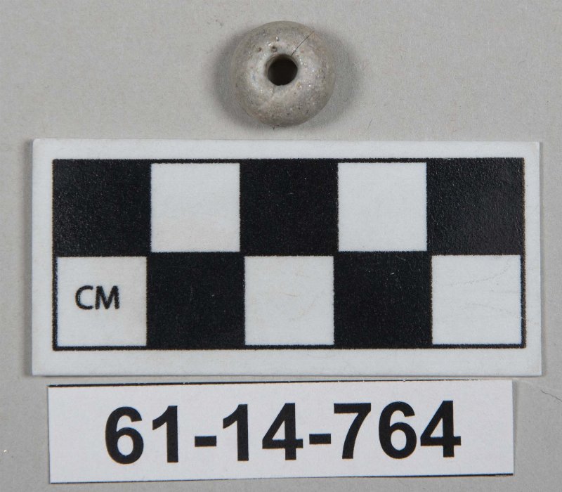 909042