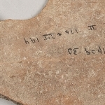 909526
