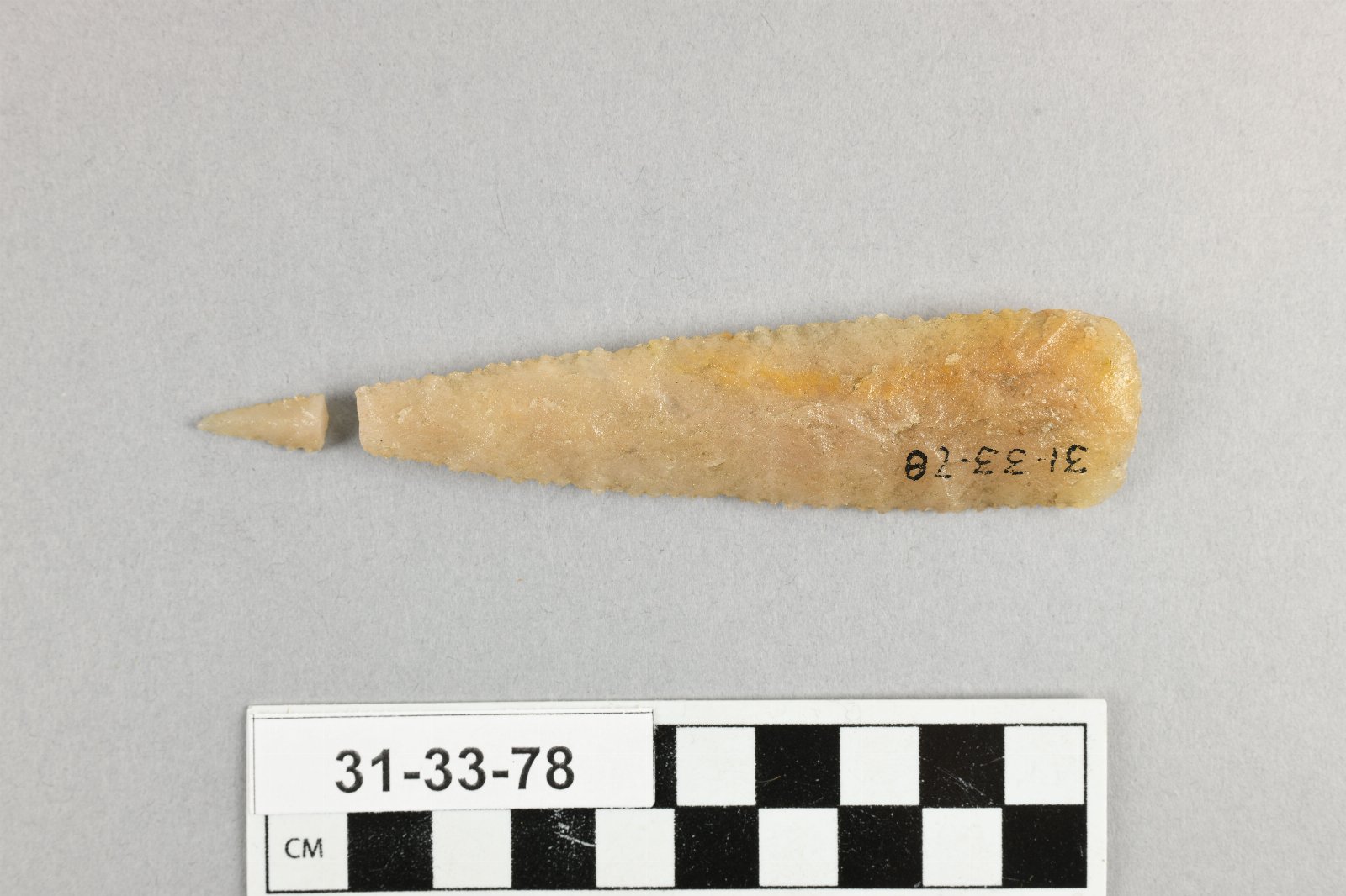 910682