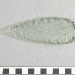 910748