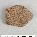 910825
