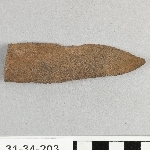 910843