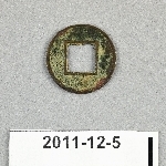 913506