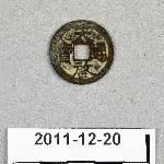 913565