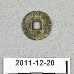 913566