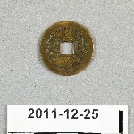 913586