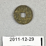 913601