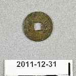 913610