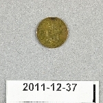 913633