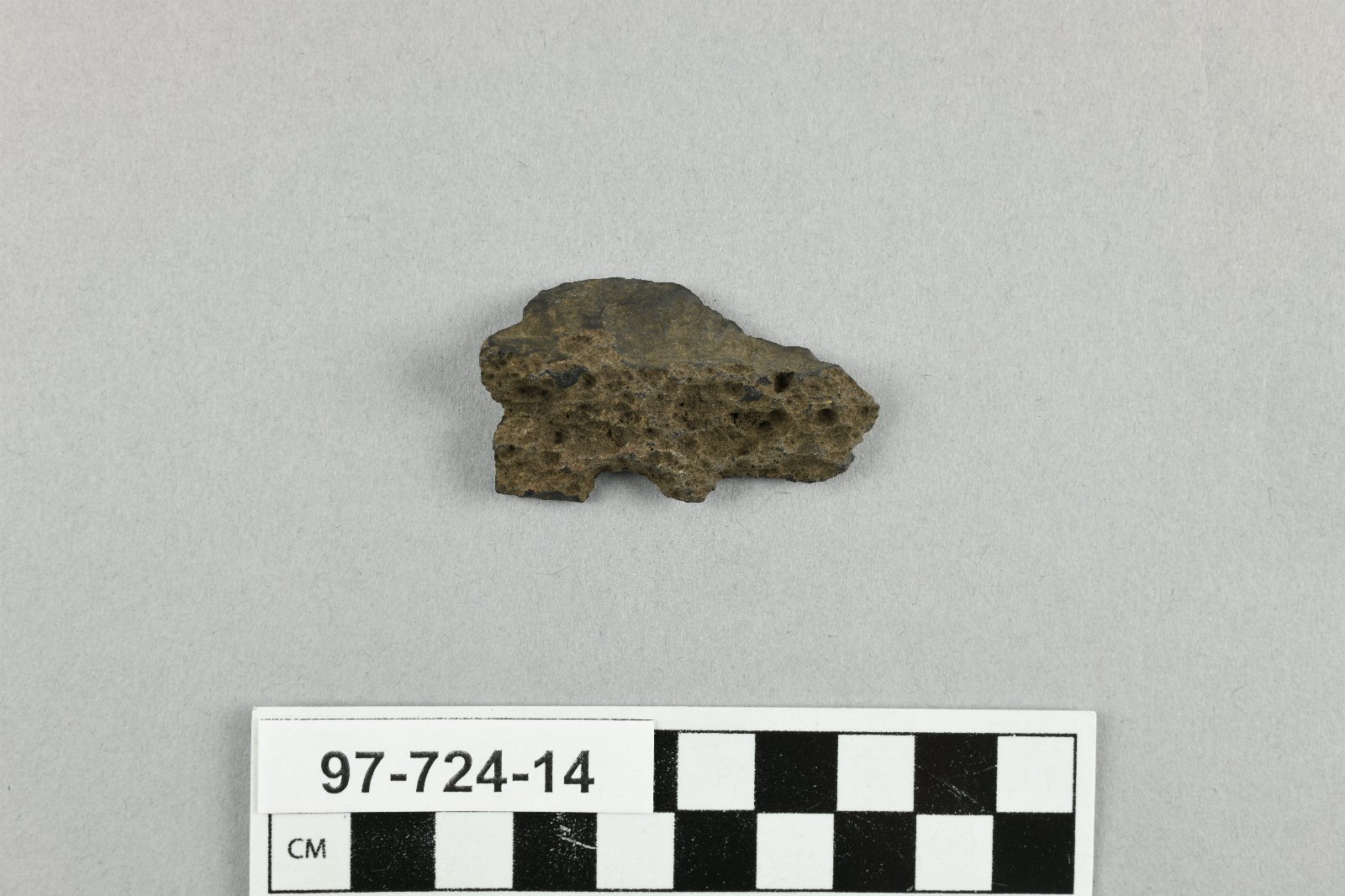 913854