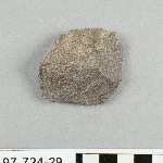 913884