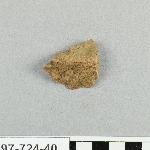 913906