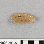 913943
