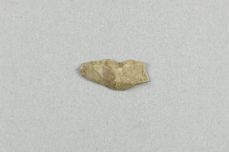914069