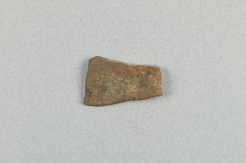 914076