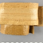 915232