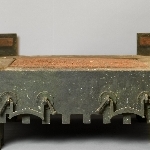 915498