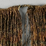 915687