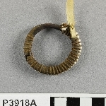 915783