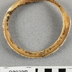 915811