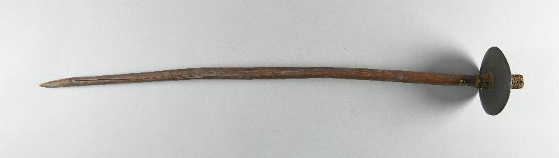 916104