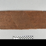 916573