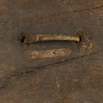 916863