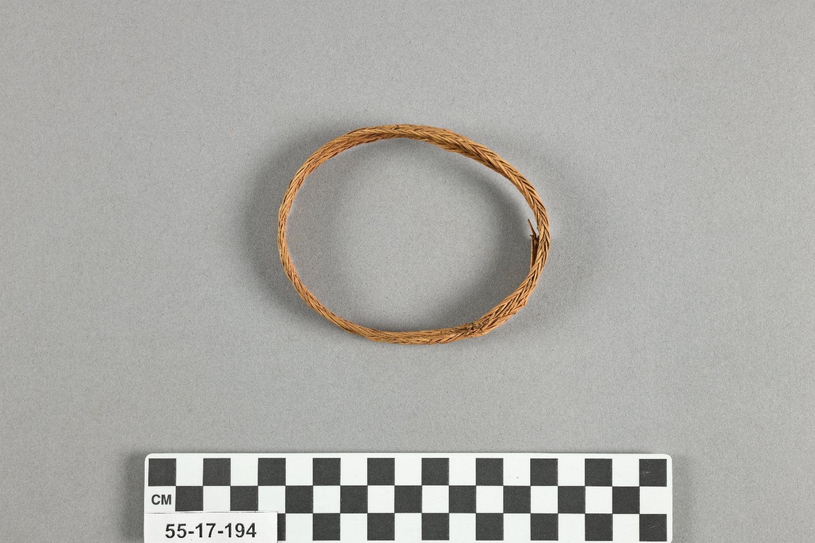922493
