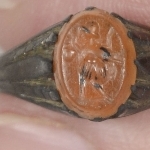 923524